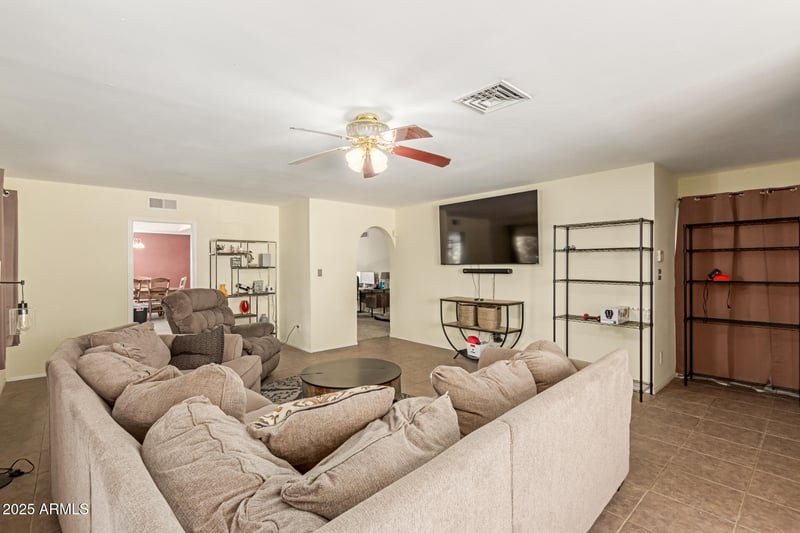 4415 Morrow Dr, Glendale, AZ 85308