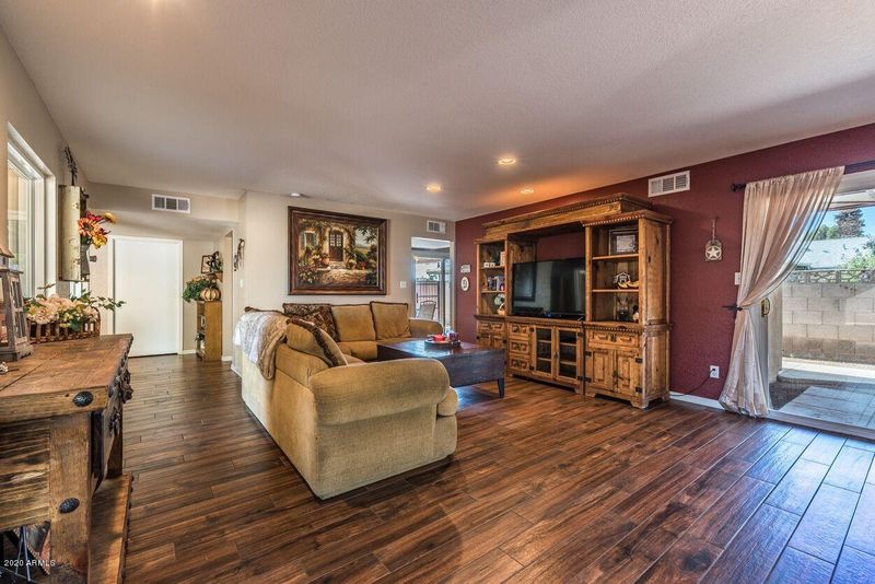 4416 W Seldon Ln, Glendale, AZ 85302
