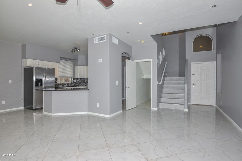 4418 E Glenhaven Dr, Phoenix, AZ 85048