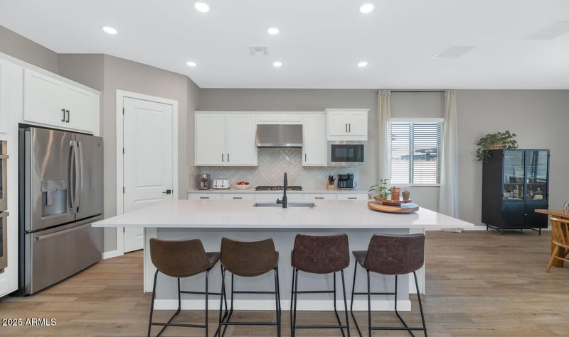 4418 Park View Ln, Glendale, AZ 85310