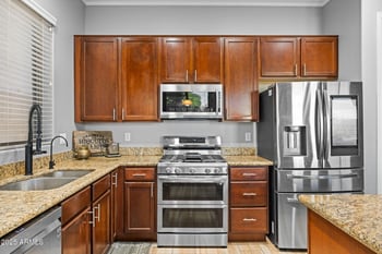 4418 Phalen Dr, New River, AZ 85087