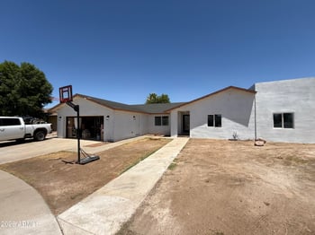 4418 Paradise Dr, Glendale, AZ 85304