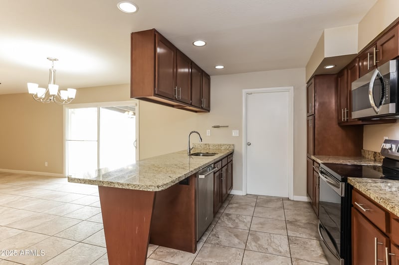 4420 Mercer Ln, Glendale, AZ 85304