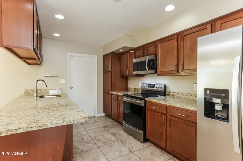 4420 Mercer Ln, Glendale, AZ 85304