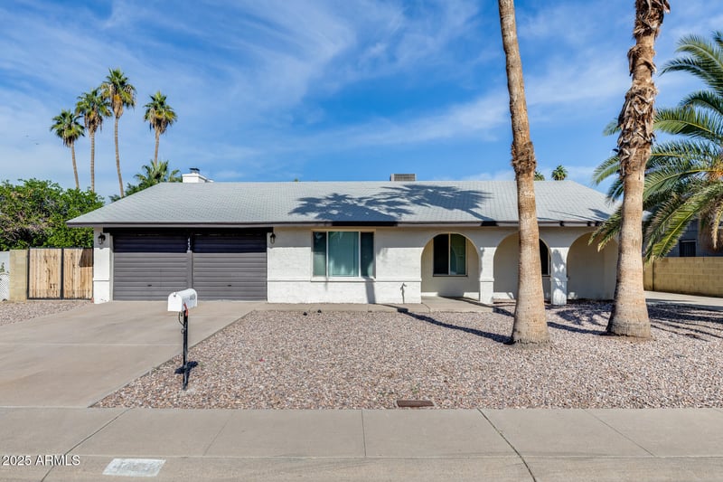 4420 Mercer Ln, Glendale, AZ 85304