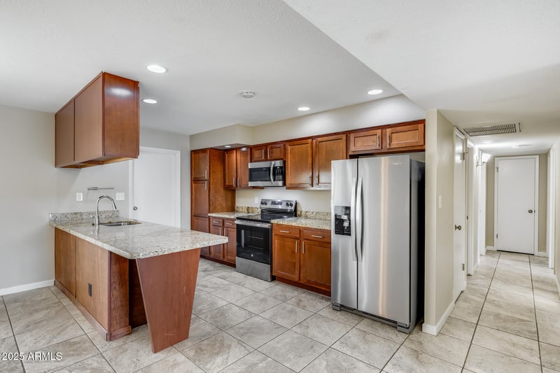 4420 Mercer Ln, Glendale, AZ 85304