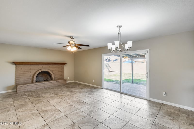 4420 Mercer Ln, Glendale, AZ 85304