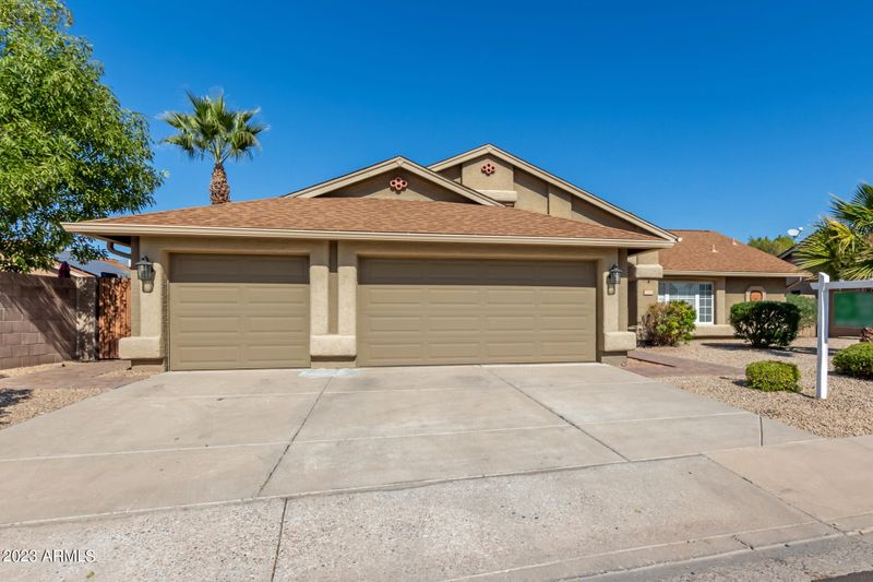 4420 W Soft Wind Dr, Glendale, AZ 85310
