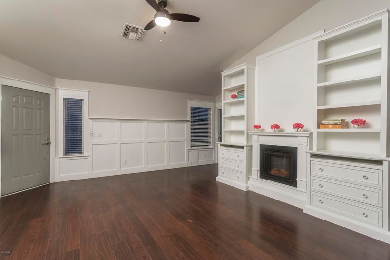 4422 E Glenhaven Dr, Phoenix, AZ 85048