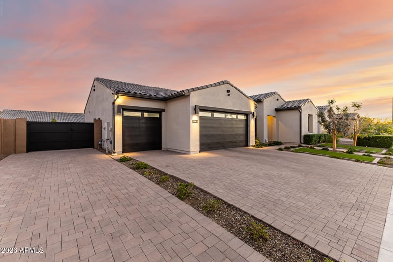 4423 Park View Ln, Glendale, AZ 85310