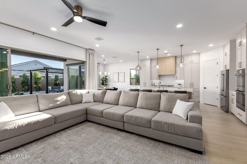 4423 Park View Ln, Glendale, AZ 85310