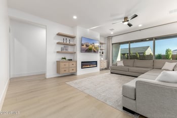 4423 W Park View Ln, Glendale, AZ 85310