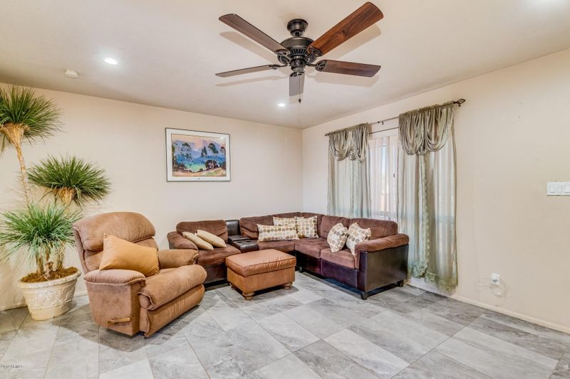 4424 N 87th Ave, Phoenix, AZ 85037