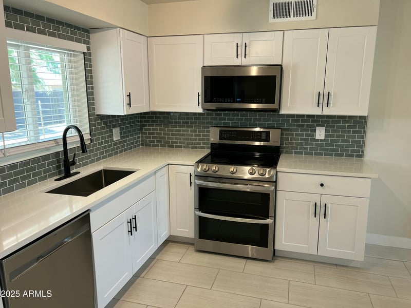 4425 Sierra St, Glendale, AZ 85304