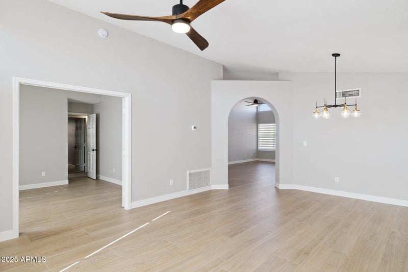 4426 Thistle Landing Dr, Phoenix, AZ 85044