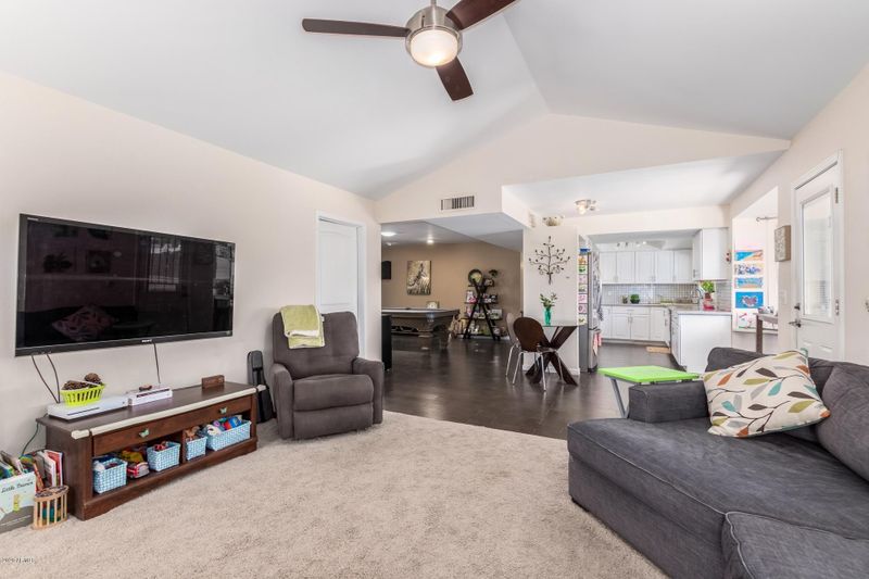 4427 E Kelton Ln, Phoenix, AZ 85032