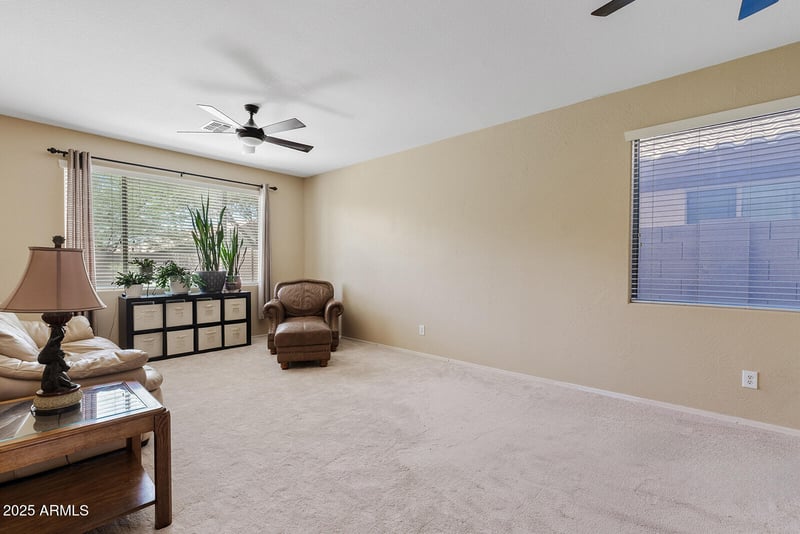 4427 Powell Dr, New River, AZ 85087