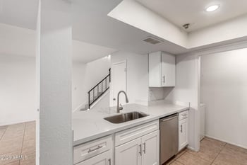 4428 E Wood St #595, Phoenix, AZ 85040