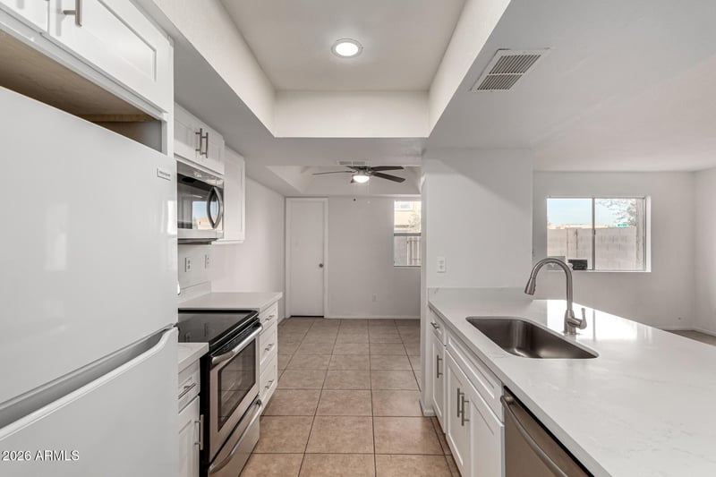 4428 E Wood St #595, Phoenix, AZ 85040