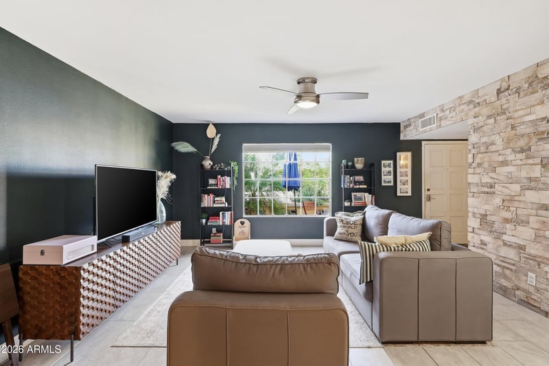 443 Hobson Pz, Mesa, AZ 85203