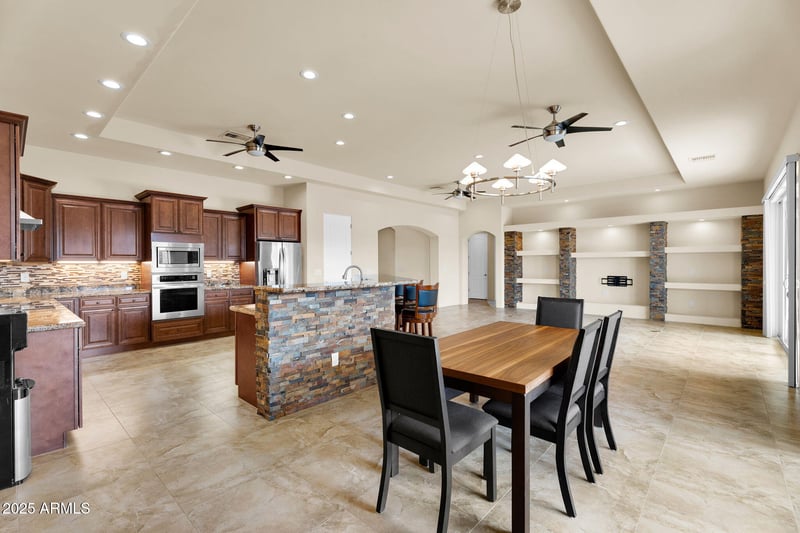 44305 1st Dr, New River, AZ 85087