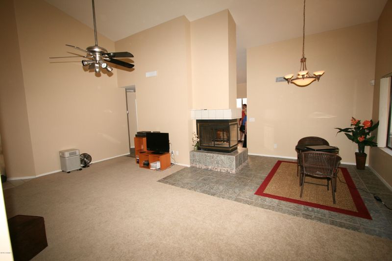 4431 E Villa Theresa Dr, Phoenix, AZ 85032