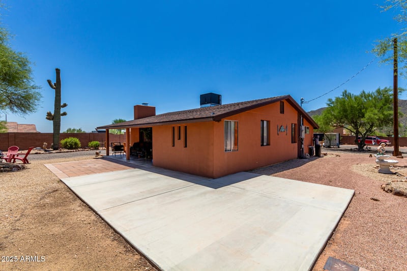 44311 1st Dr, New River, AZ 85087