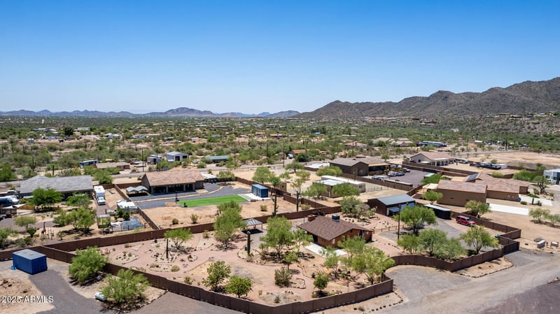 44311 1st Dr, New River, AZ 85087