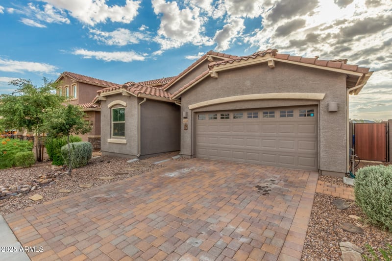 44314 42nd Ln, New River, AZ 85087