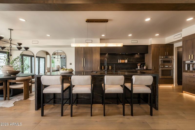 4432 E Camelback Rd #120, Phoenix, AZ 85018