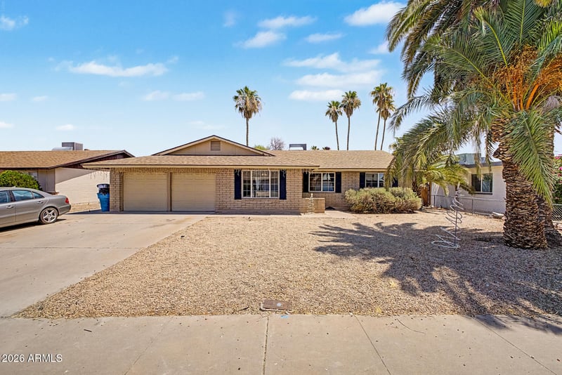 4432 W Mercer Ln, Glendale, AZ 85304