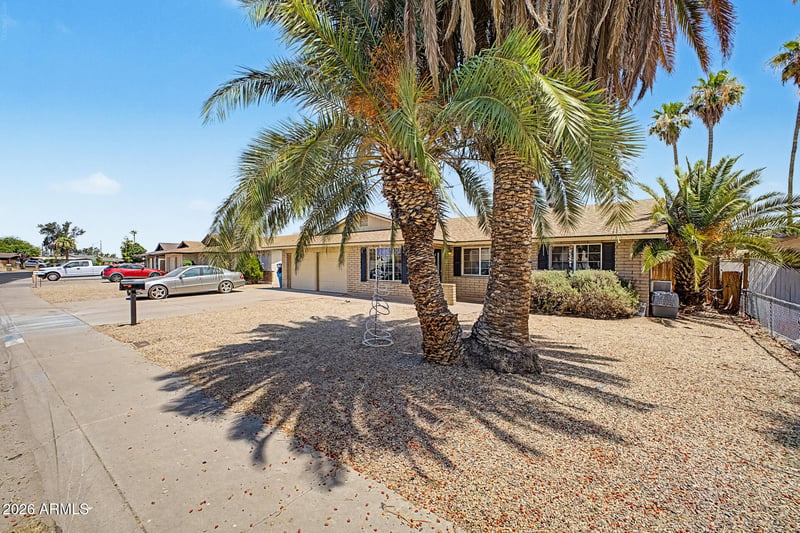 4432 W Mercer Ln, Glendale, AZ 85304