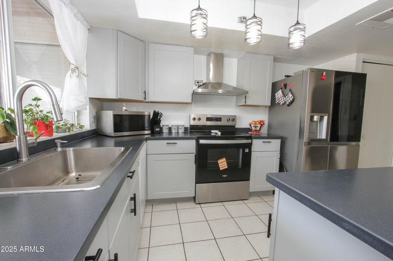 4434 Dahlia Dr, Glendale, AZ 85304