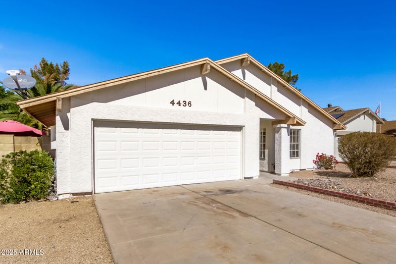 4436 W Morrow Dr, Glendale, AZ 85308