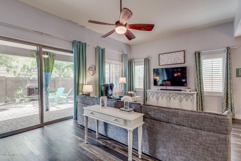 4439 E Angela Dr, Phoenix, AZ 85032