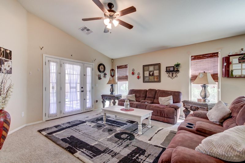 444 W Dexter Way, San Tan Valley, AZ 85143