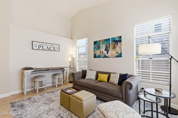 4442 E Graythorn St, Phoenix, AZ 85044