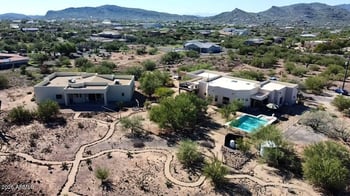 44421 18th St, New River, AZ 85087