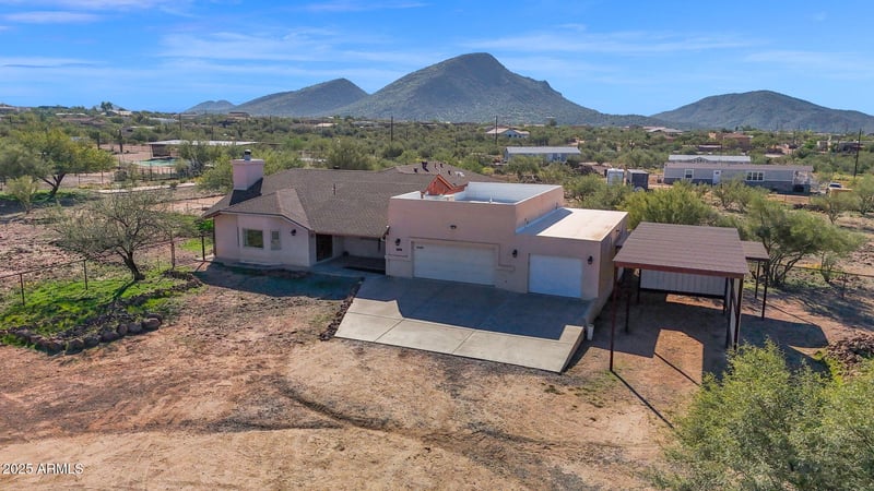 44426 20th St, New River, AZ 85087
