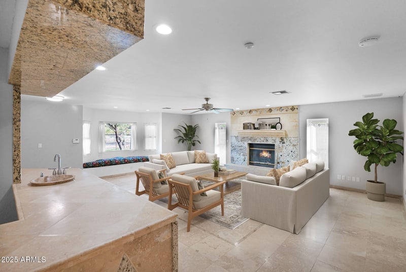 44426 20th St, New River, AZ 85087