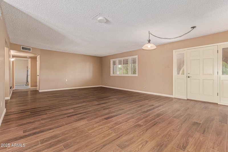 44426 7th St, New River, AZ 85087