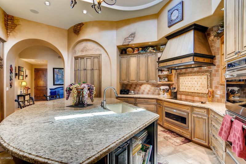 4443 E Michelle Dr, Phoenix, AZ 85032