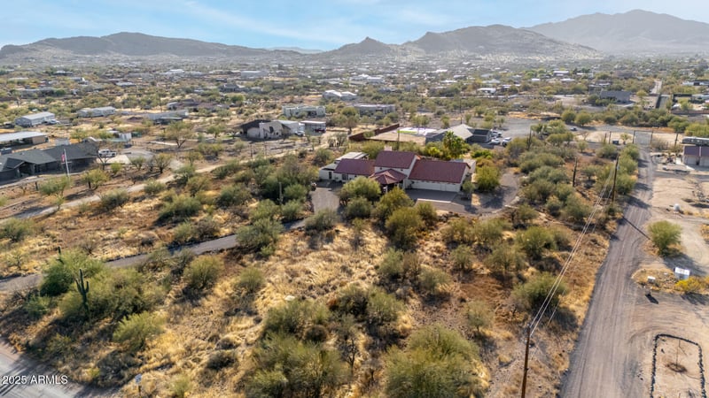 44434 20th St, New River, AZ 85087