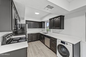 4444 E Paradise Village Pw #217, Phoenix, AZ 85032