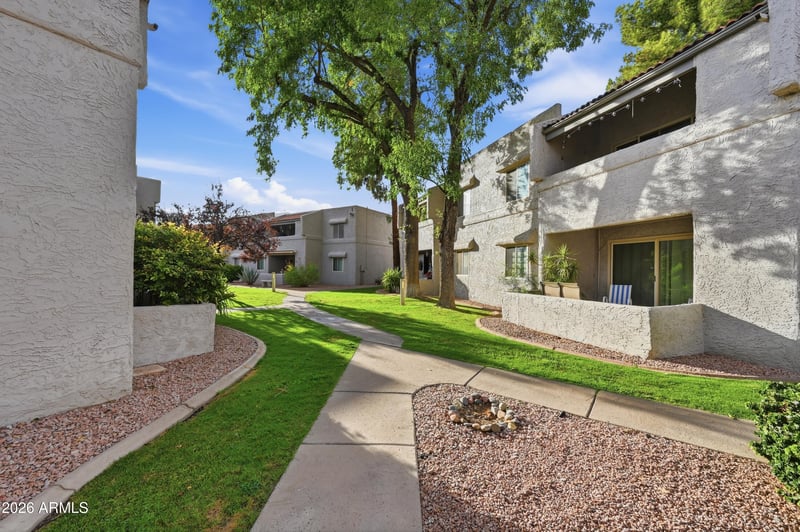 4444 E Paradise Village Pw N #135, Phoenix, AZ 85032