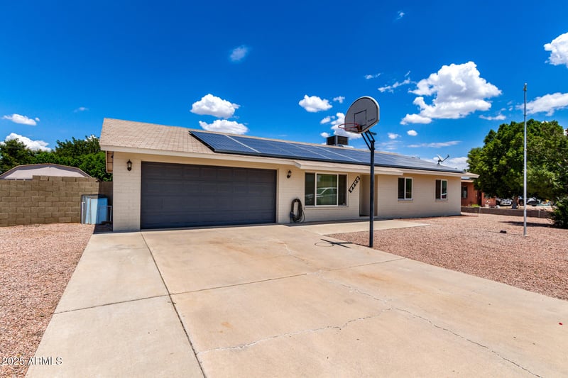 4444 Evans Dr, Glendale, AZ 85306