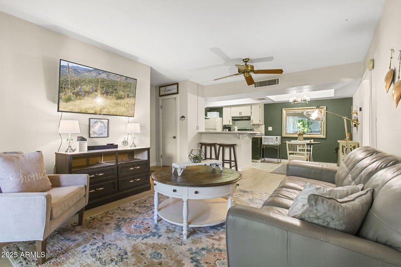 4444 Paradise Village Pw #204, Phoenix, AZ 85032