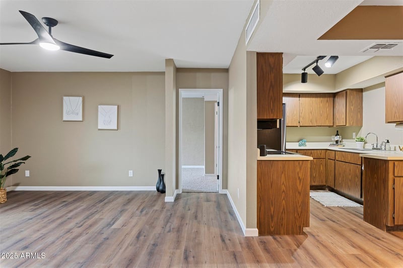 4444 Paradise Village Pw #213, Phoenix, AZ 85032