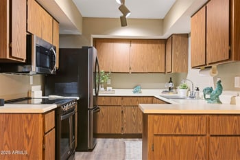 4444 Paradise Village Pw #213, Phoenix, AZ 85032