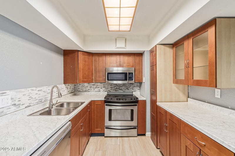 4444 Paradise Village Pw #241, Phoenix, AZ 85032